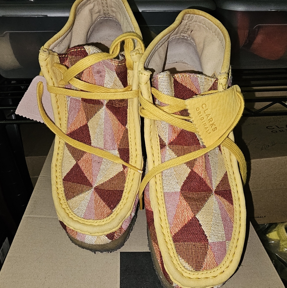 Clarks Wallabee Yellow/Burgandy Multicolor Geometric Pattern Shoes